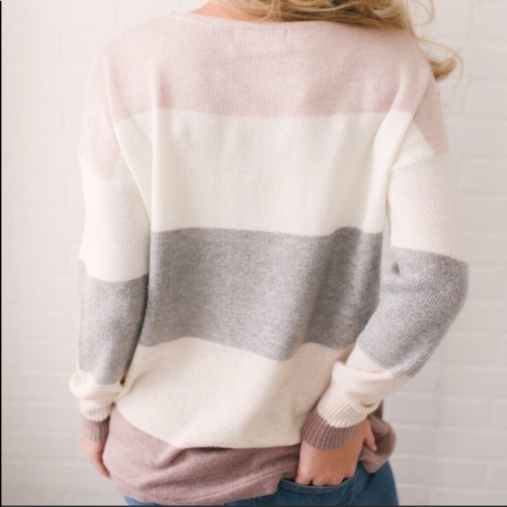 Colorblock Long Sleeve Top - Picture 4 of 5